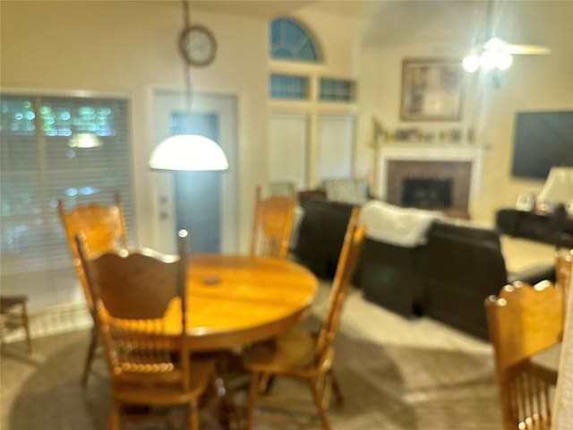 dining space with ceiling fan