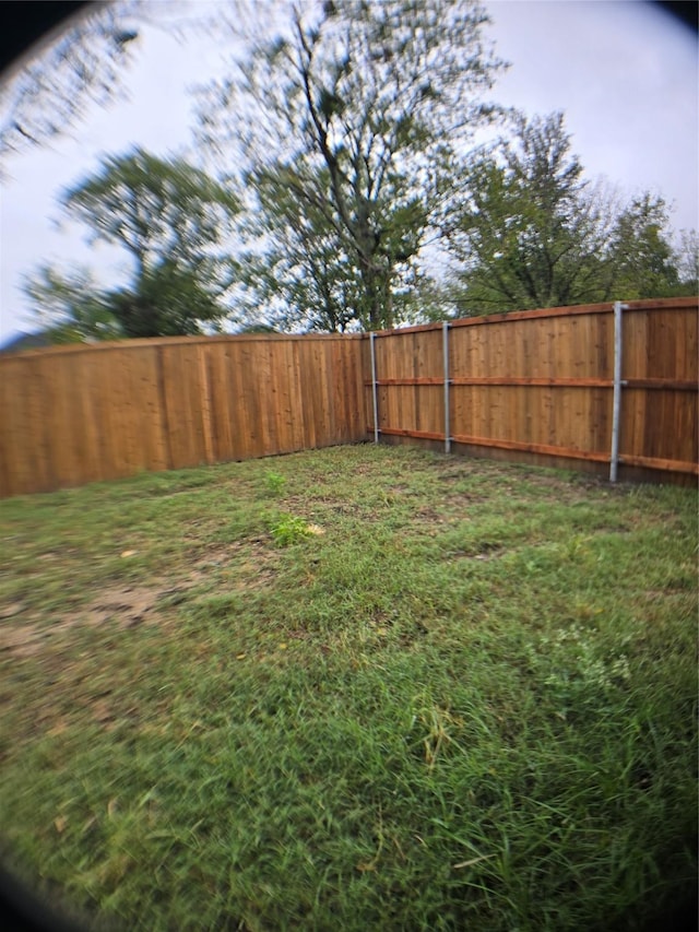 1008 S Preston St, Ennis, TX 75119 - view of fenced backyard
