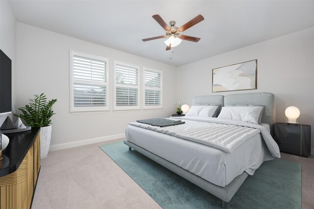 dining room with dark hardwood / wood-style floors and ceiling fan