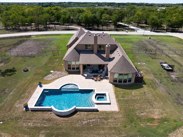 view of swimming pool