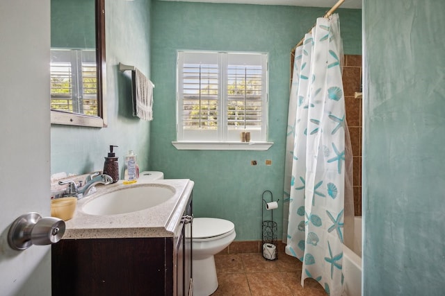 full bathroom featuring vanity, toilet, shower / bathtub combination with curtain, and plenty of natural light