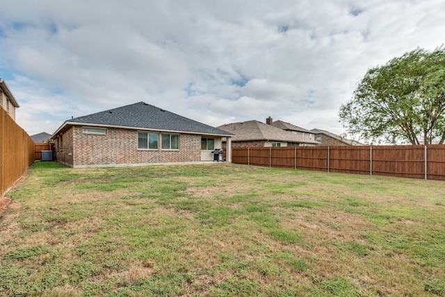 exterior space with a yard