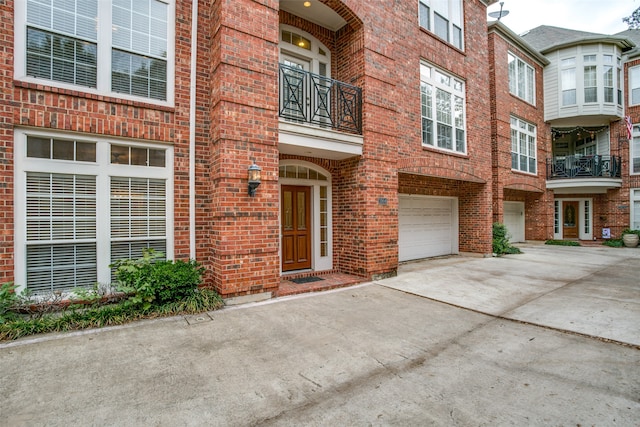 3904 Bowser Ave, Dallas TX, 75219, 3 bedrooms, 3.5 baths townhouse for sale