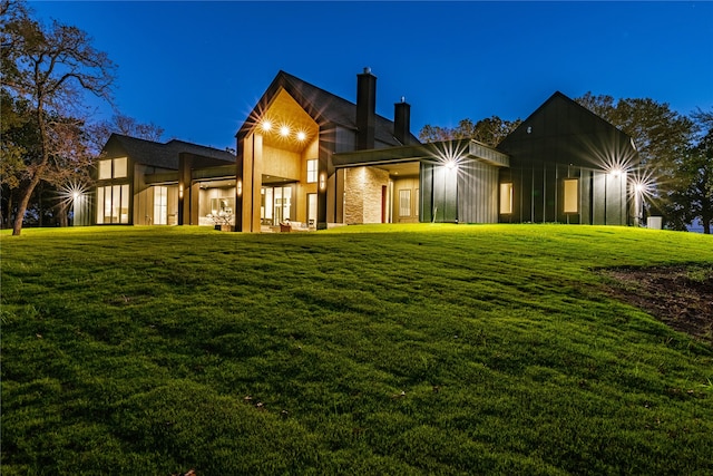 view of front of home with a front lawn