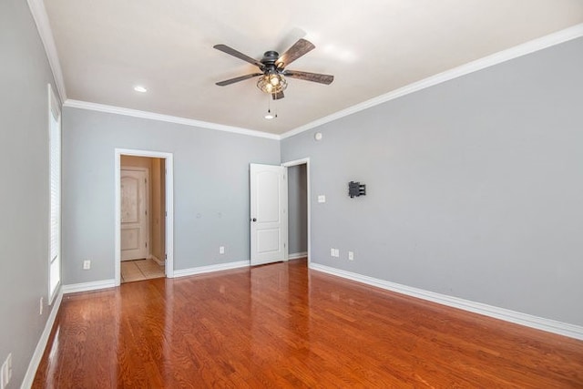 unfurnished bedroom featuring light wood-type flooring, ornamental molding, and ceiling fan