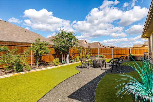 view of yard featuring a patio area