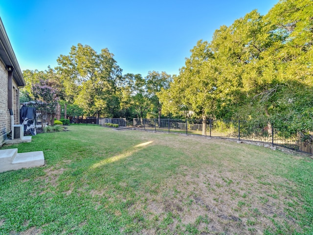 view of yard featuring cooling unit