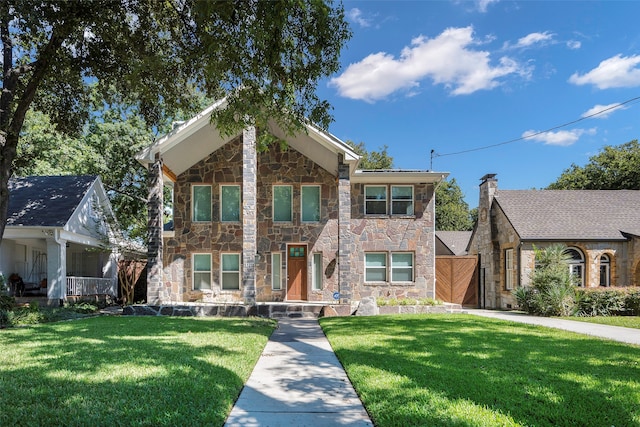 view of front of property with a front yard