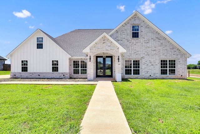 view of front of house featuring a front yard