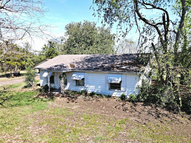 exterior space featuring a yard