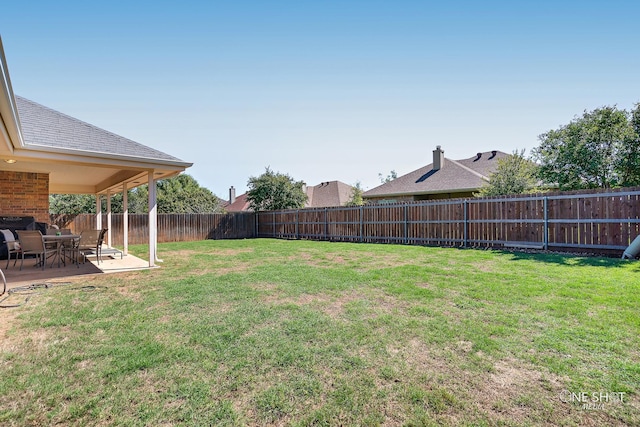 view of yard with a patio