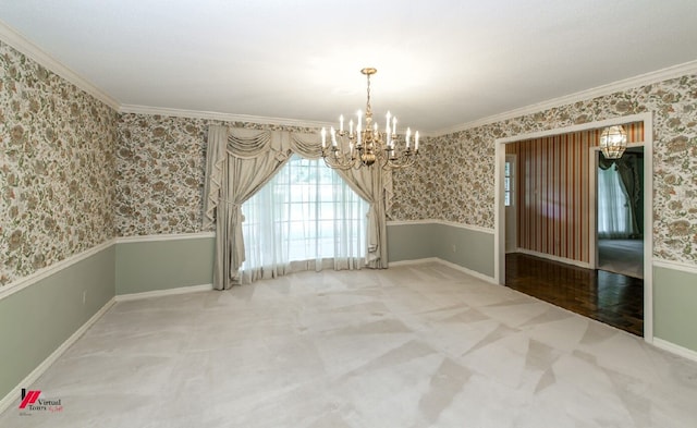 unfurnished room featuring carpet flooring, a notable chandelier, and ornamental molding