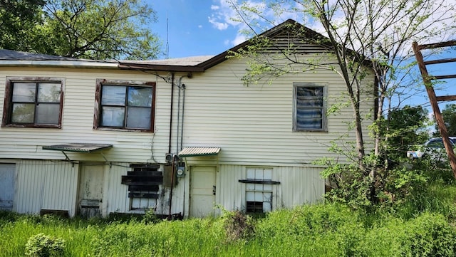 view of home's exterior