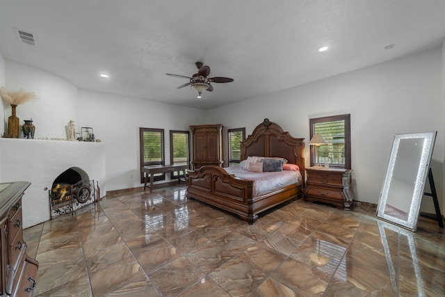 bedroom with ceiling fan