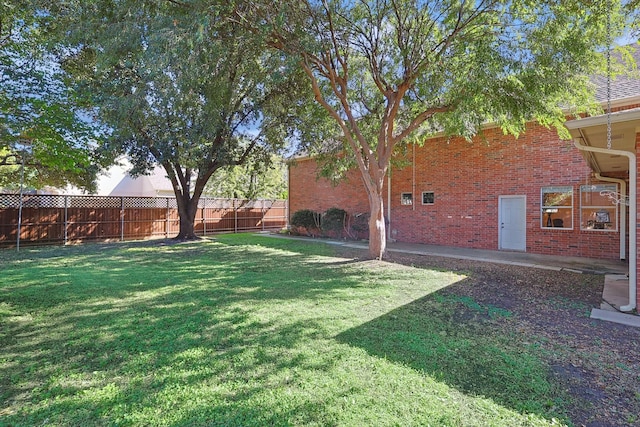 view of yard with a patio area