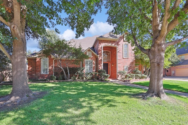 view of front of house featuring a front yard