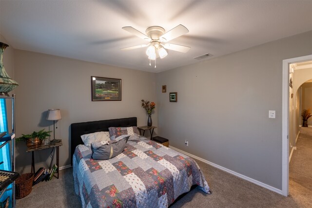 bedroom with carpet flooring and ceiling fan