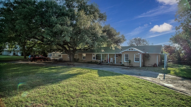 view of front facade with a front lawn