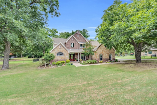 view of front of property with a front yard