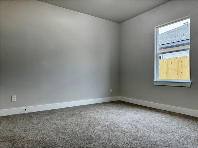 view of carpeted spare room