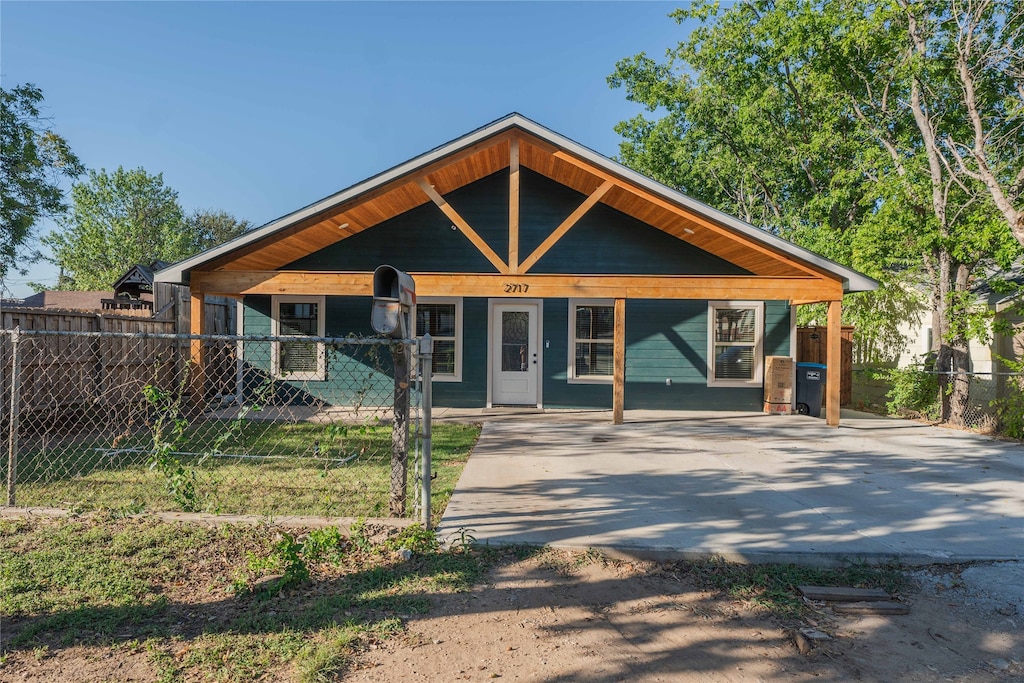 view of front of house