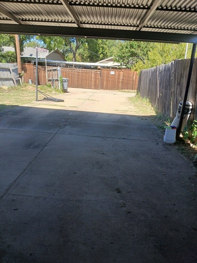 11231 Pelican Dr, Dallas, TX 75238 - view of patio / terrace