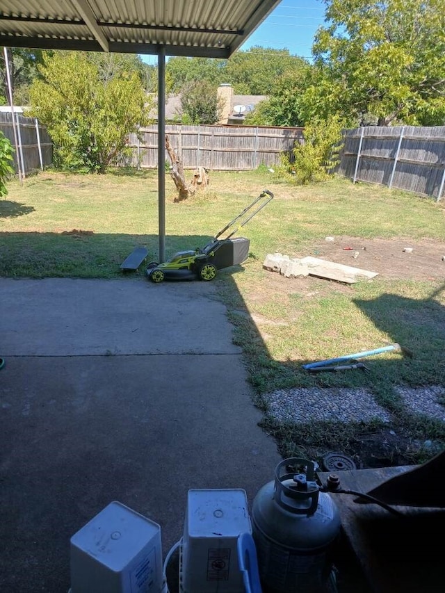 11231 Pelican Dr, Dallas, TX 75238 - view of yard featuring a patio area