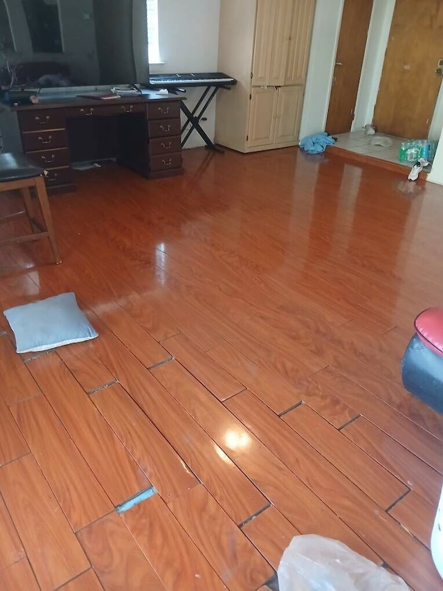 11231 Pelican Dr, Dallas, TX 75238 - detailed view of wood finished floors