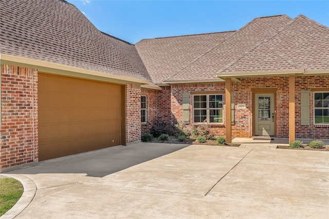 view of front facade with a garage