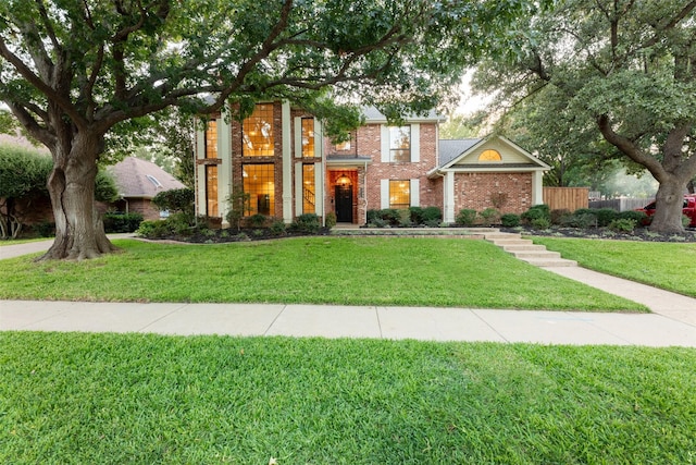 view of front of house featuring a front yard