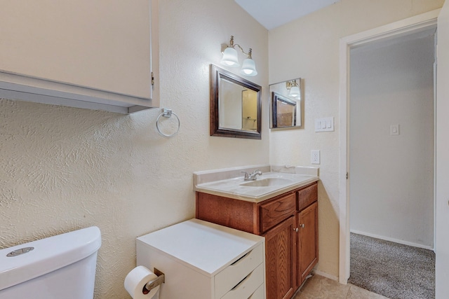 13818 Methuen Green Ln, Dallas, TX 75240 - half bath featuring vanity and toilet
