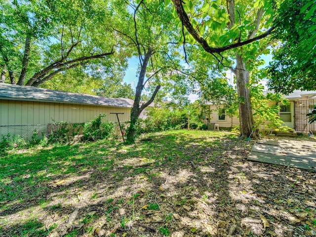 view of yard with a patio