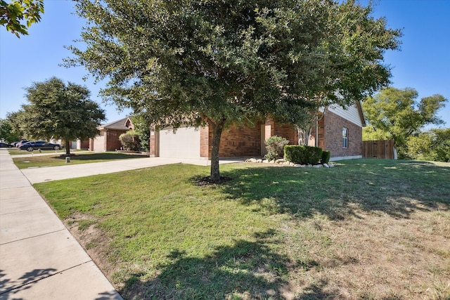 view of front facade with a front yard