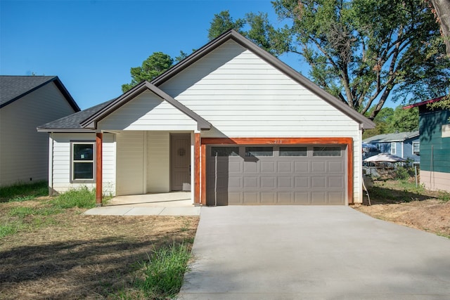 view of front facade featuring a garage