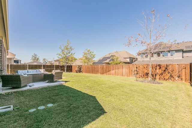 view of yard with outdoor lounge area