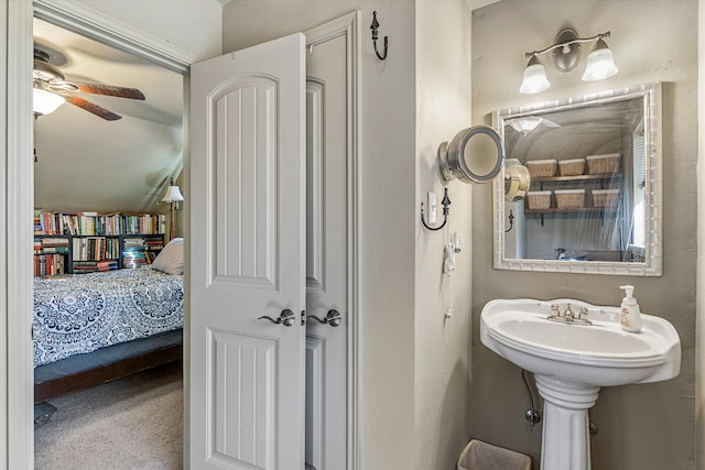 bathroom featuring ceiling fan