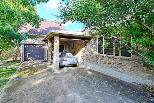 view of front of house featuring a garage