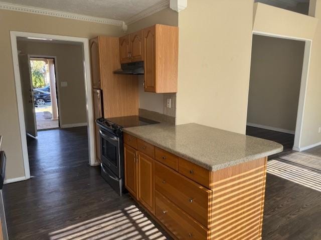 kitchen featuring kitchen peninsula, dark hardwood / wood-style floors, black / electric stove, and ornamental molding