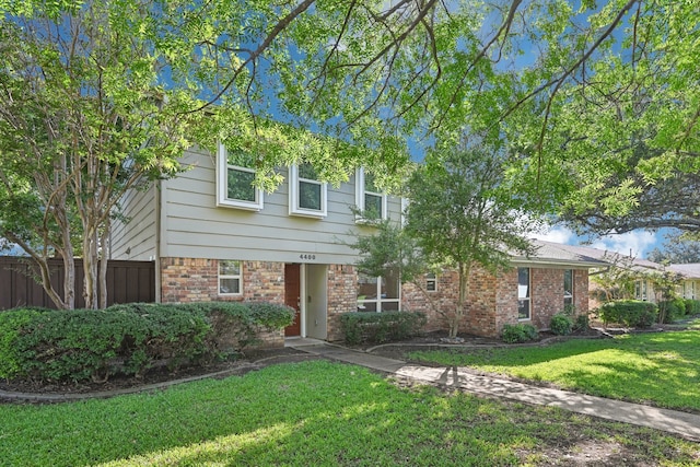 view of front of property with a front yard