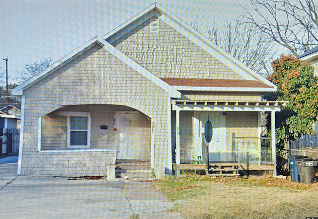 view of front of house with covered porch