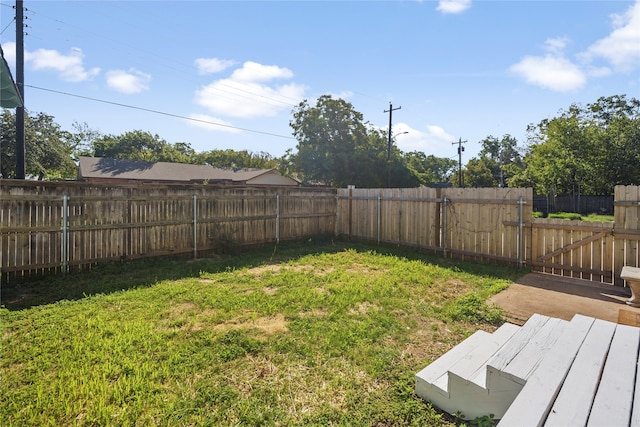 view of yard with a patio area