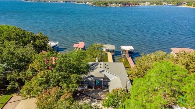 bird's eye view featuring a water view