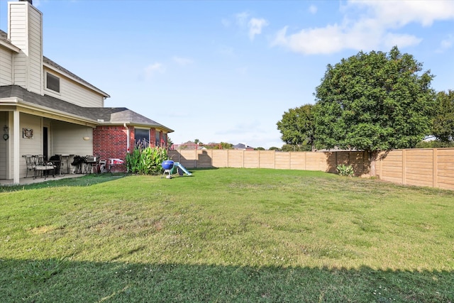 view of yard featuring a patio area