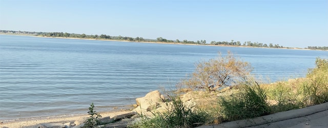 view of water feature