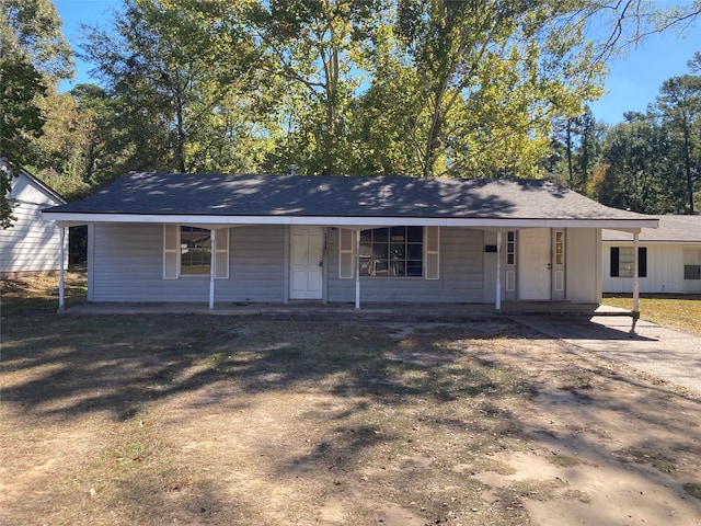 single story home featuring a porch