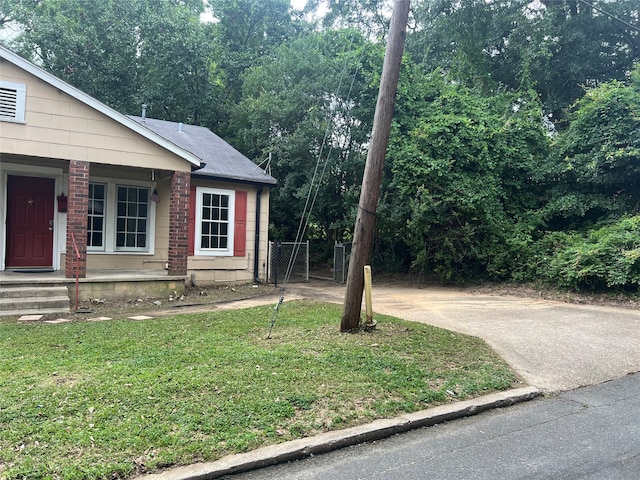 exterior space featuring a yard