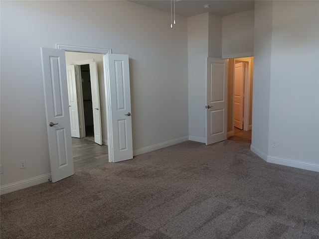 empty room with carpet