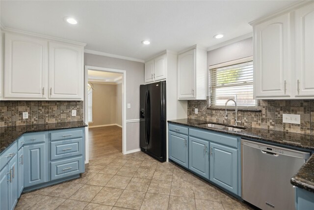 unfurnished room with a notable chandelier, dark hardwood / wood-style floors, and ornamental molding