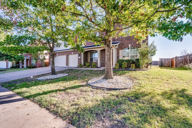 view of front of home featuring a front yard