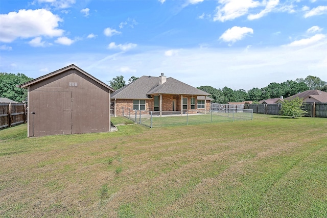 view of yard with a shed